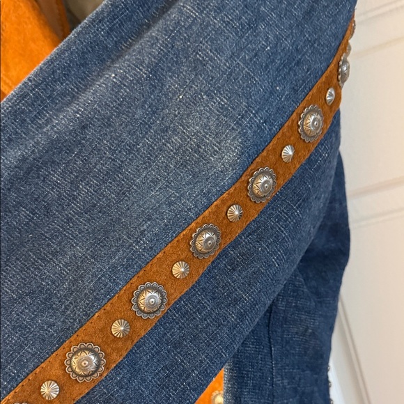 Stunning Cripple Creek Brown Leather Jacket w/ heavy Blue Jean Fabric & Conchos - Picture 7 of 16
